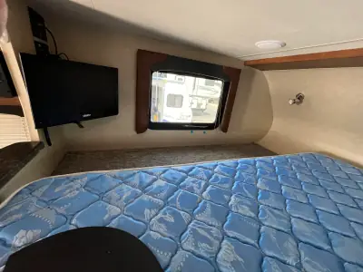 2017 Lance 865 TRUCK CAMPER photo 18