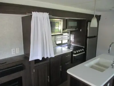 2020 Forest River Wildwood 27RE photo 11