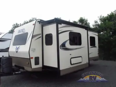 2018 Forest River Flagstaff Micro Lite 25FKS photo 2