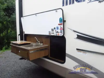 2018 Forest River Flagstaff Micro Lite 25FKS photo 4