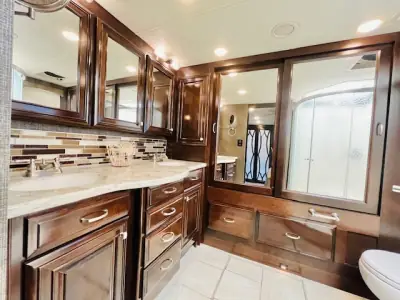 2017 Thor Motor Coach TUSCANY 45AT photo 15