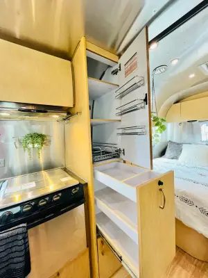 2016 Airstream FLYING CLOUD 23D photo 11