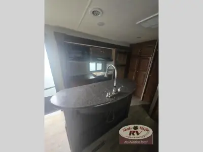 2017 Coachmen Freedom Express 320BHDS photo 22