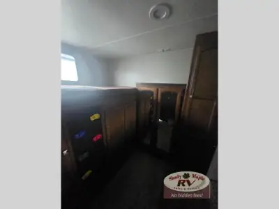 2017 Coachmen Freedom Express 320BHDS photo 26
