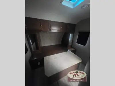 2017 Coachmen Freedom Express 320BHDS photo 17