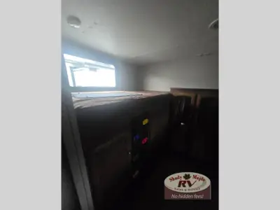 2017 Coachmen Freedom Express 320BHDS photo 10