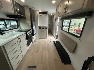 2027 Jayco Jay Flight 265TH TOY HAULER photo 5