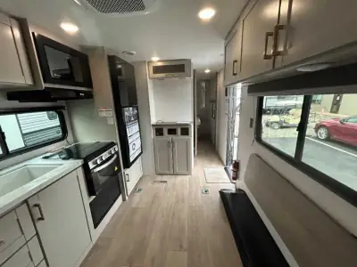 2027 Jayco Jay Flight 265TH TOY HAULER photo 7