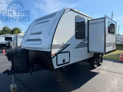 2022 Winnebago MICRO MINNIE 2108FBS photo 3