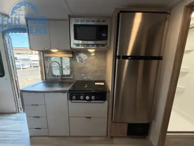 2022 Winnebago MICRO MINNIE 2108FBS photo 15