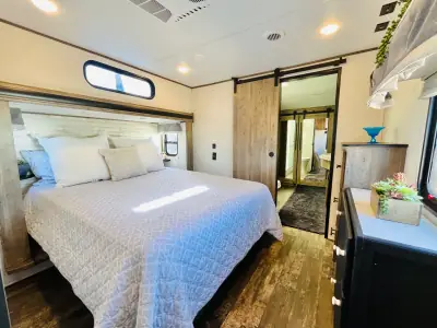 2021 Forest River SABRE 37FBT photo 7