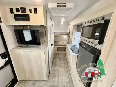 2021 Winnebago Industries Towables Hike H172BH photo 18