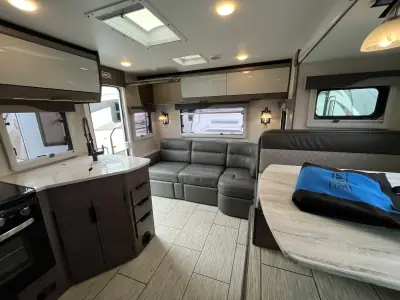 2022 Lance 2375 photo 37