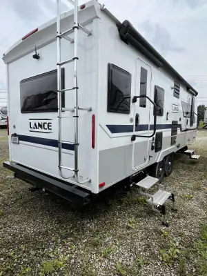 2022 Lance 2375 photo 5