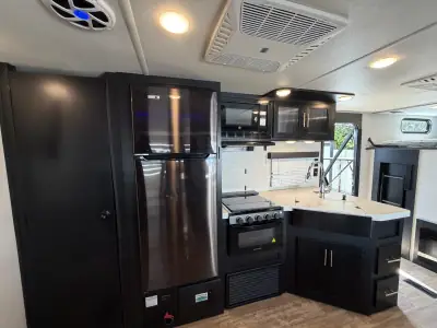 2021 Forest River Cherokee Limited 294GEBG photo 26