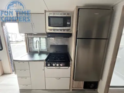 2021 Winnebago MICRO MINNIE 2108DS photo 16