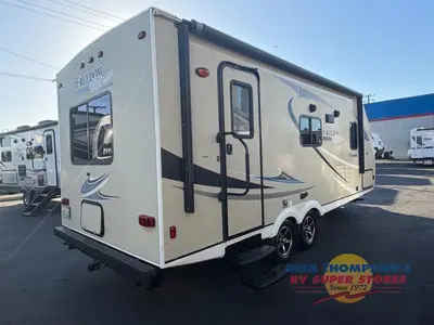 2018 Coachmen RV Freedom Express photo 2