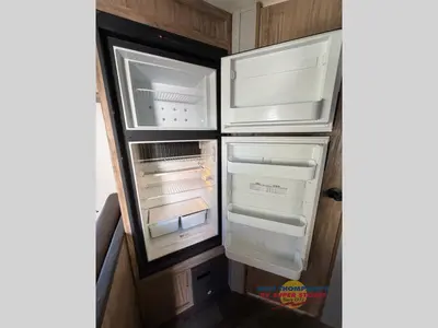 2018 Coachmen RV Freedom Express photo 11