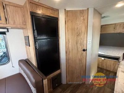 2018 Coachmen RV Freedom Express photo 12