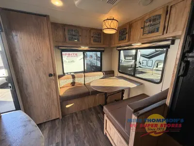 2018 Coachmen RV Freedom Express photo 10
