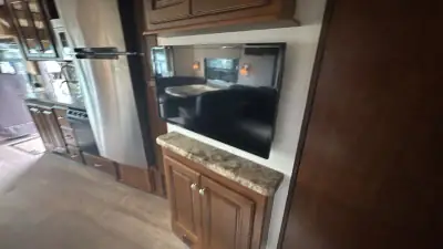 2015 Thor Motor Coach Miramar 34.2 photo 41