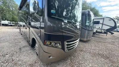 2015 Thor Motor Coach Miramar 34.2 photo 56