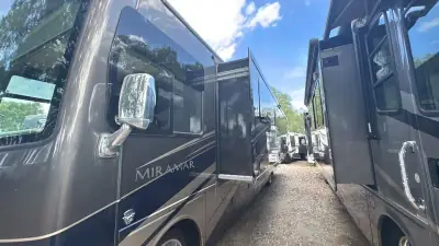2015 Thor Motor Coach Miramar 34.2 photo 59