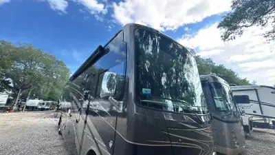 2015 Thor Motor Coach Miramar 34.2 photo 55