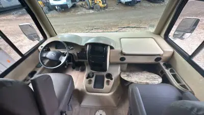 2015 Thor Motor Coach Miramar 34.2 photo 51