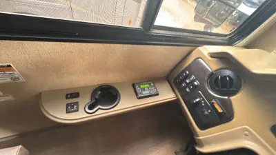 2015 Thor Motor Coach Miramar 34.2 photo 16