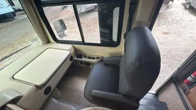 2015 Thor Motor Coach Miramar 34.2 photo 11