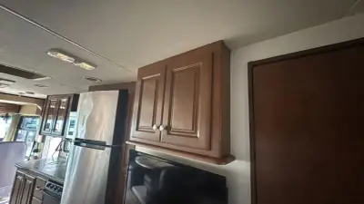 2015 Thor Motor Coach Miramar 34.2 photo 42