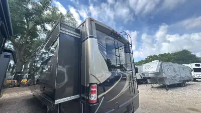 2015 Thor Motor Coach Miramar 34.2 photo 70
