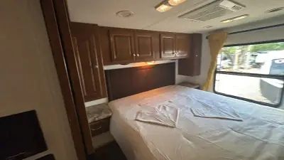 2015 Thor Motor Coach Miramar 34.2 photo 31
