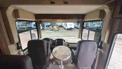 2015 Thor Motor Coach Miramar 34.2 photo 10