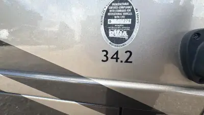 2015 Thor Motor Coach Miramar 34.2 photo 8