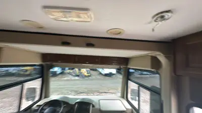 2015 Thor Motor Coach Miramar 34.2 photo 49