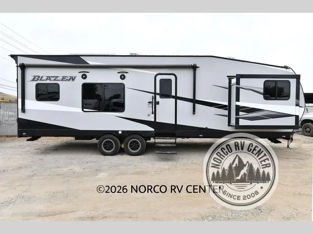 2025 Genesis Supreme Blaze'n 2915CRXL exterior