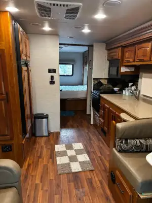 2017 JAYCO GREYHAWK photo 3