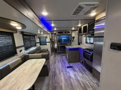 2022 Crossroads ZINGER 328SB photo 30