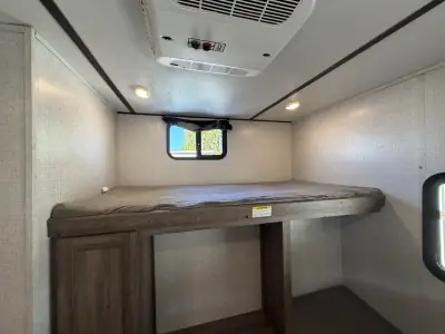 2022 Crossroads ZINGER 328SB photo 38