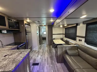 2022 Crossroads ZINGER 328SB