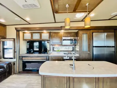 2018 Grand Design SOLITUDE 373FB photo 12