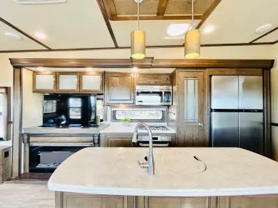 2018 Grand Design SOLITUDE 373FB photo 13