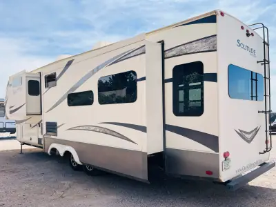 2018 Grand Design SOLITUDE 373FB photo 7