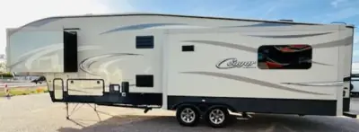 2017 Keystone COUGAR 327RES photo 2