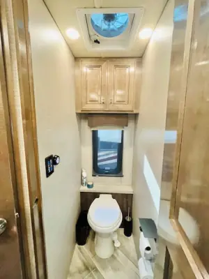 2023 Fleetwood DISCOVERY LXE 36HQ photo 12