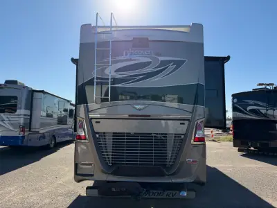 2023 Fleetwood DISCOVERY LXE 36HQ photo 3