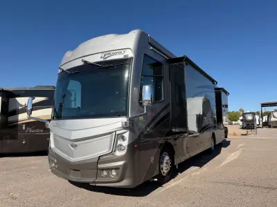 2023 Fleetwood DISCOVERY LXE 36HQ photo 2