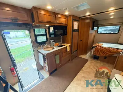 2017 Jayco M-24 L Sprinter photo 13